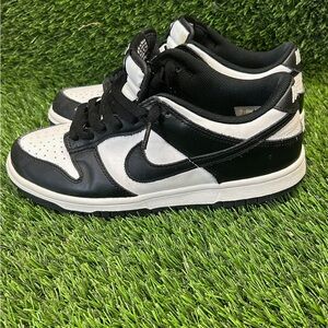 Nike “panda” Dunks Unisex - LIKE NEW
